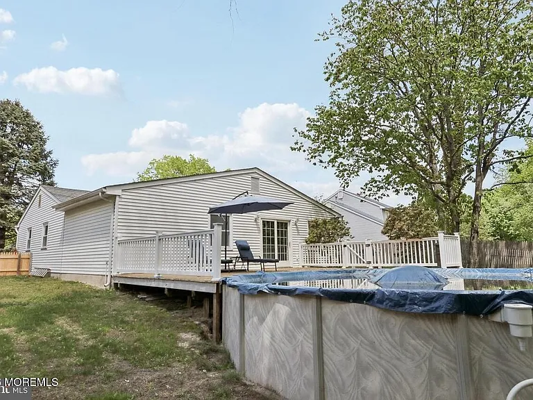 14 Virginia Dr — Photo 25