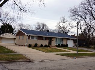 9235 Cameron Ln, Morton Grove, IL 60053