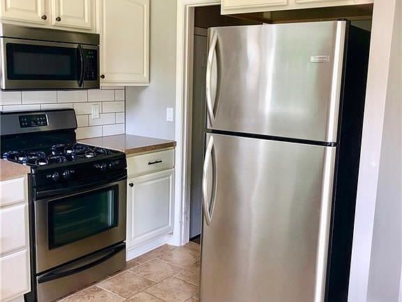 3rd image of 1638 Curry Dr
