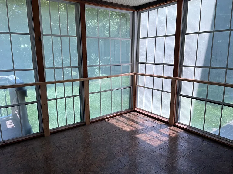 220 Edgewood Dr — Photo 4