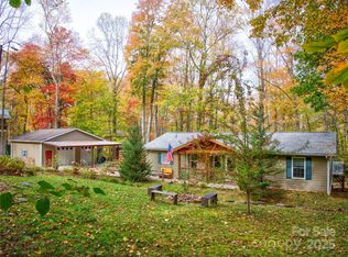 27 Maple Dr, Maggie Valley, NC 28751