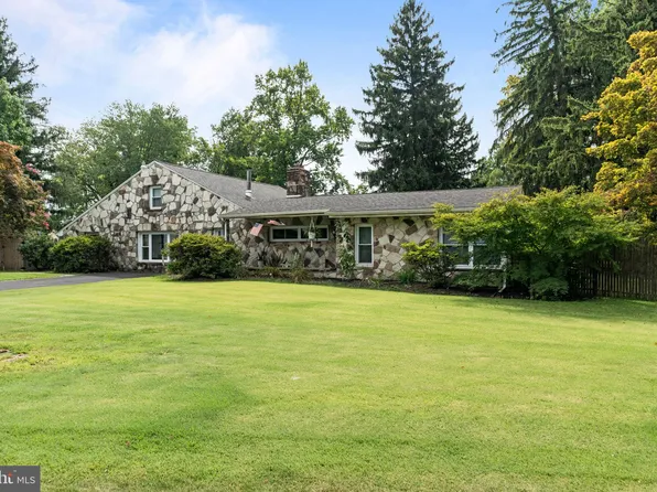 4761 Yates Rd, Bensalem, PA 19020