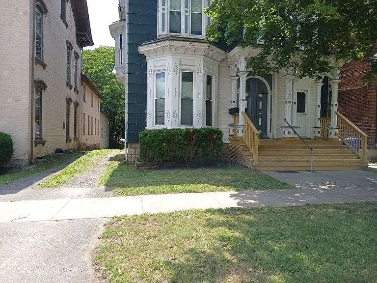 316 E Main St #2 — Photo 12