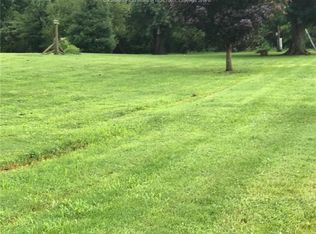 33 Terry Ln, Gallipolis Ferry, WV 25515