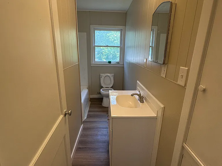 408 E Klein Rd — Photo 8