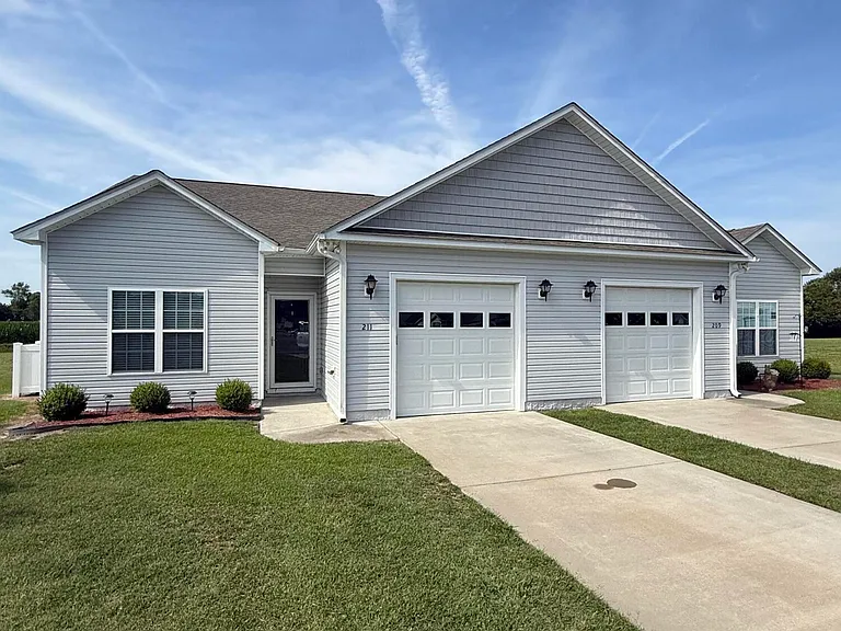 211 Briarcliff Ct — Photo 3