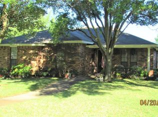1002 Casa Linda St, Ennis, TX 75119