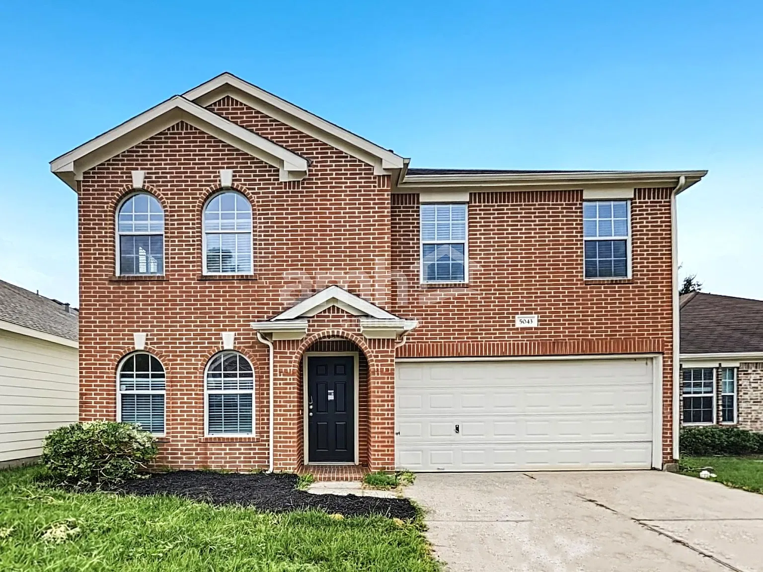 5 bed, 2.5 bath, 2530 sqft, $2,310 — Photo 1