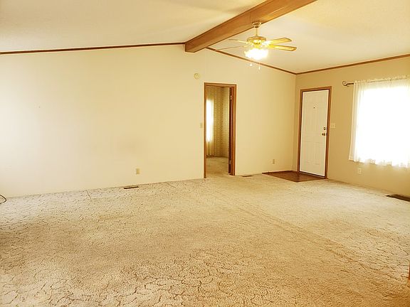 3rd image of 686 E 600th Ave