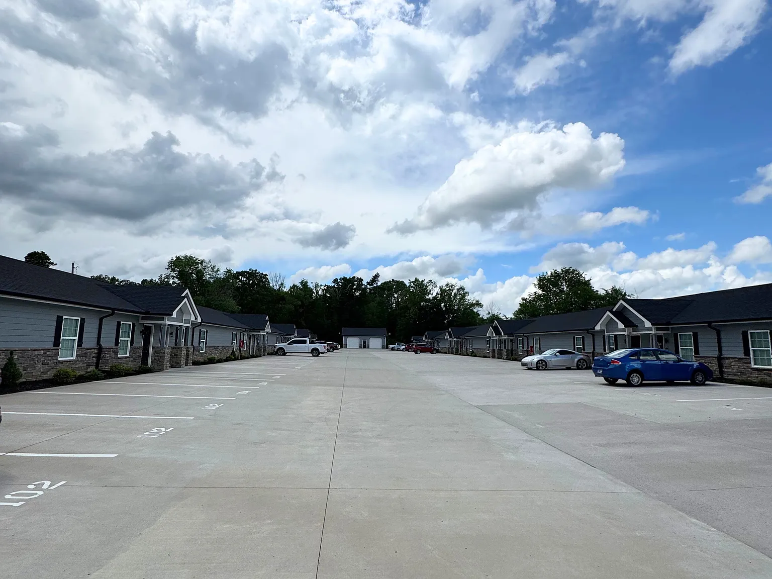 2 bed, 1000 sqft, $1,300 — Photo 3