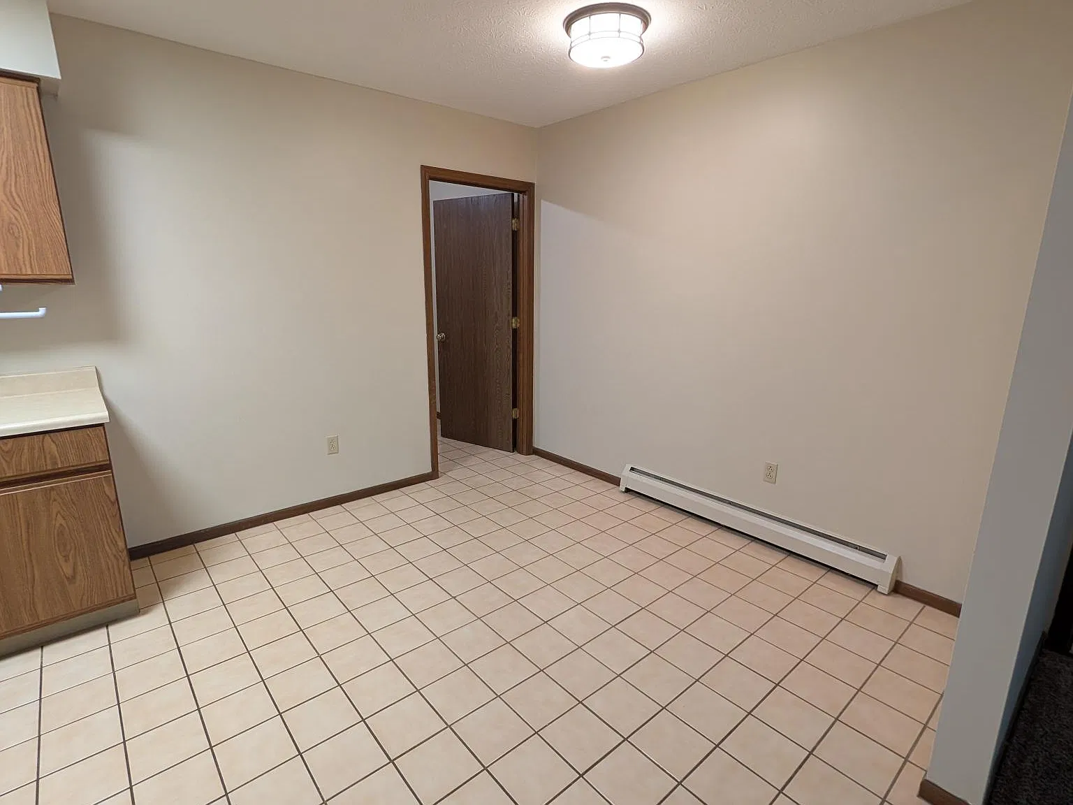 1 bed, 700 sqft, $875 — Photo 4