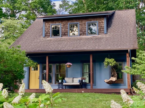 216 Hiawassee Ave, Black Mountain, NC 28711