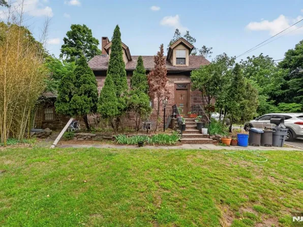 111 Madison Ave, Cresskill, NJ 07626
