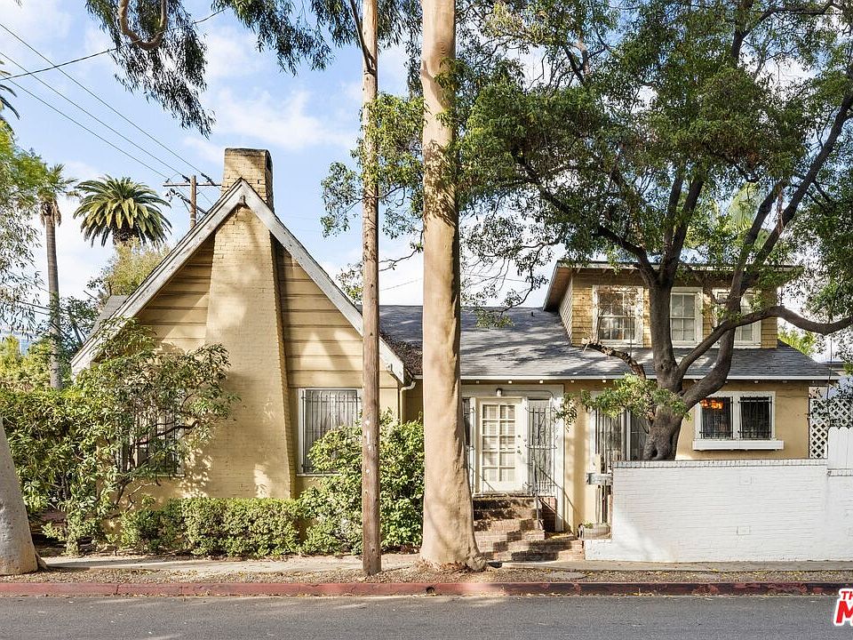 1st image of 848 N Doheny Dr