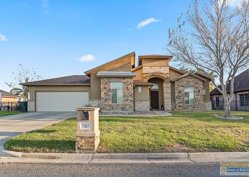 1st image of 3002 Pinehurst Dr