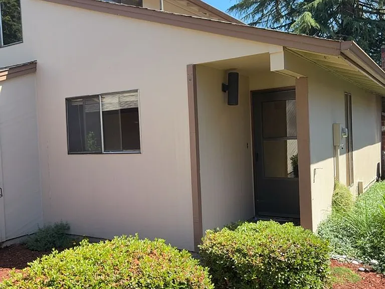 7606 NW 3rd Ave — Photo 2
