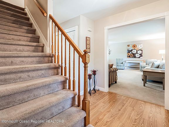 4th image of 320 Tina Lee Court