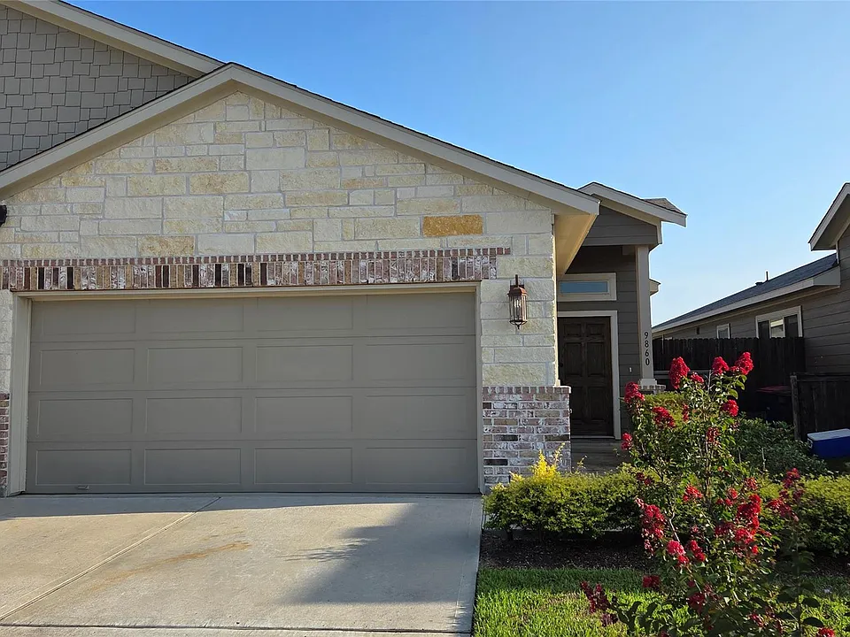 9860 Grosbeak Ln