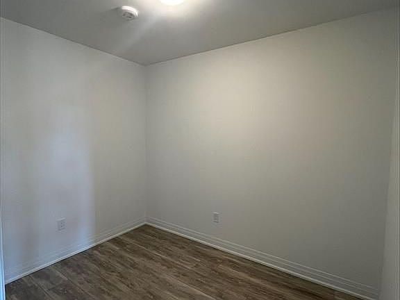 5th image of 60 Princess St #1018