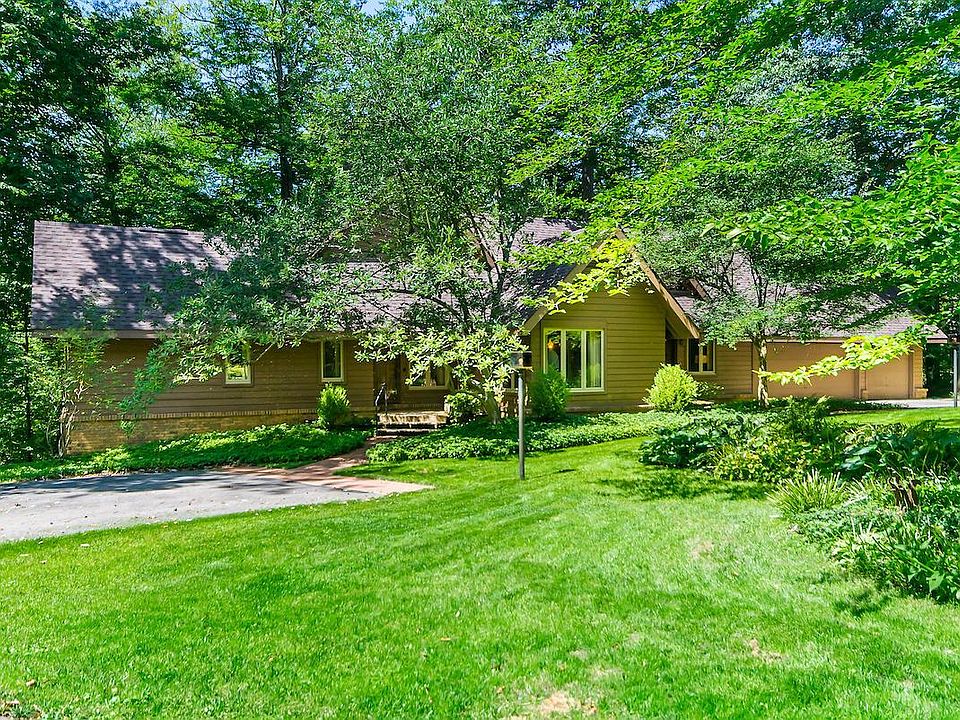 1st image of 397 Green Hollow Dr