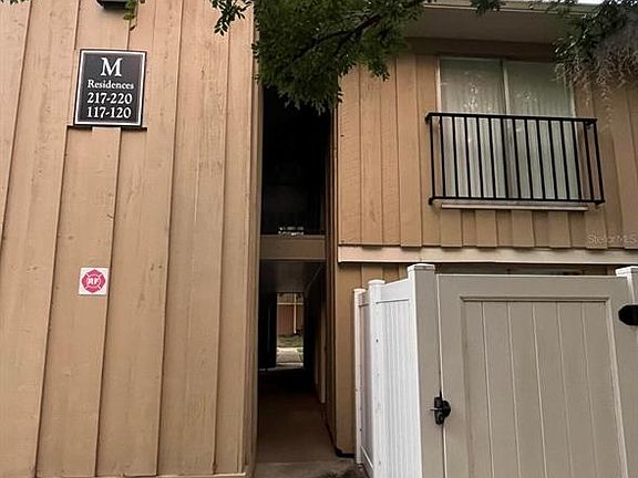 2nd image of 507 NW 39th Rd APT 220