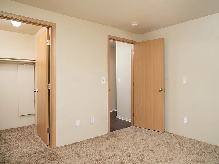 2 Bed 2 Bath - Deluxe - 1,064 SqFt 2 Bed 2 Bath - Deluxe - 1,064 SqFt