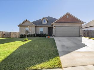 1330 Mount Hood Dr, Centerton, AR 72719