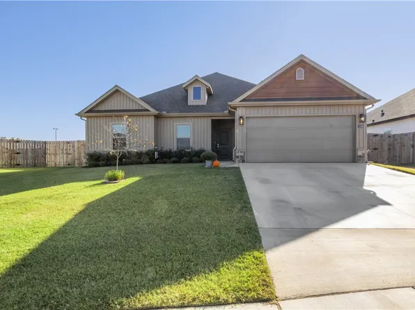1330 Mount Hood Dr, Centerton, AR 72719