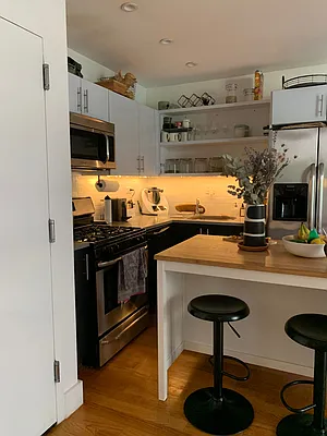 Rented by RENTBK LLC | media 17