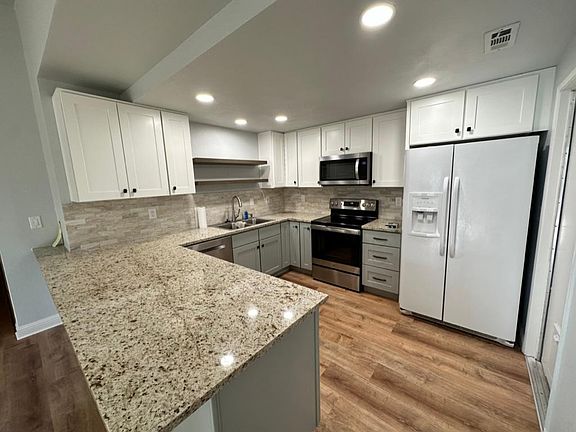 2nd image of 2225 Country Villa Ct