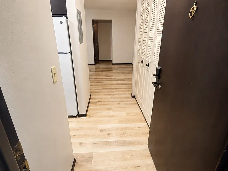 Hazelwood Apartments — Photo 42