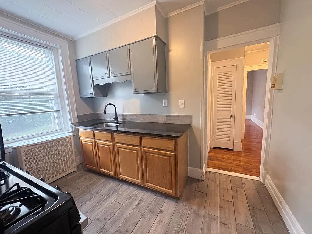 507 Norton Pkwy — Photo 3