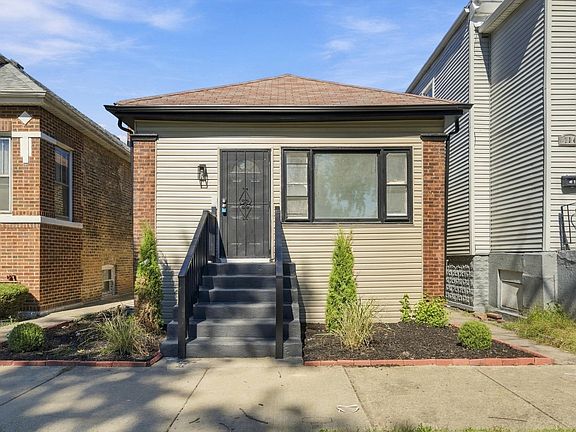 2nd image of 710 E 92nd Pl