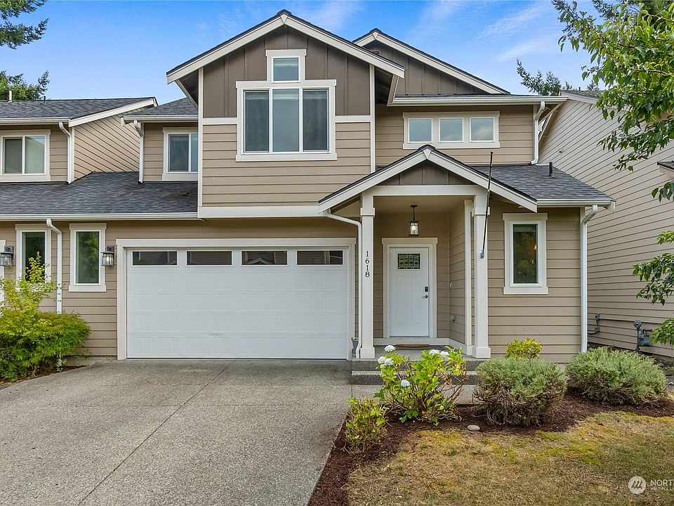 1st image of 1618 Amethyst Street SE