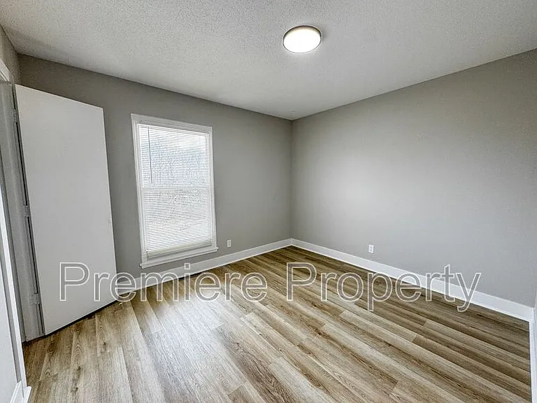 822 S Emery St — Photo 6