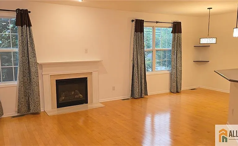 72 George Russell Way — Photo 4