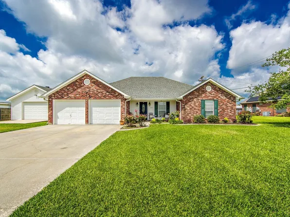 102 Cottonwood Dr, Houma, LA 70360