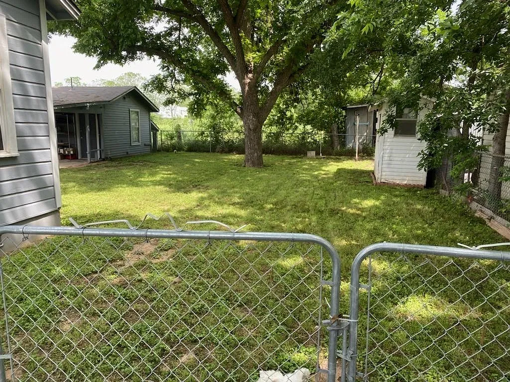 111 Zuehl, Unit 2 — Photo 3
