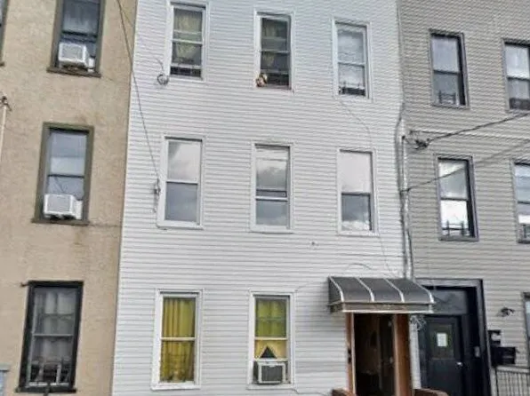 325 Shepherd Ave, Brooklyn, NY 11208
