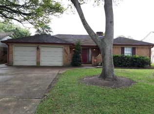 1921 Fulton St, Alvin, TX 77511