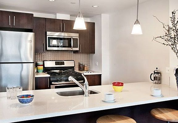4th image of 2638 21st St APT 10E