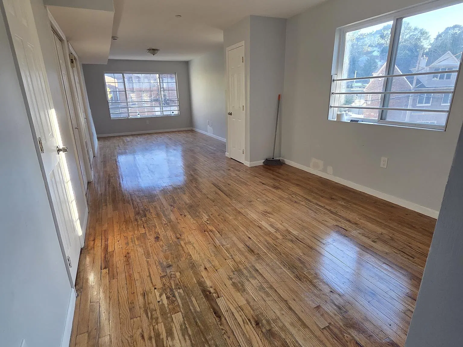 3 bed, 1.5 bath, 1200 sqft, $3,480 — Photo 2