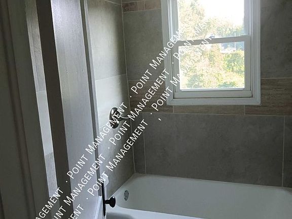4th image of 305 Granville St #2