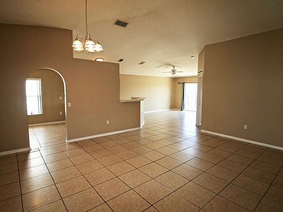 5th image of 112 Mayfield Dr