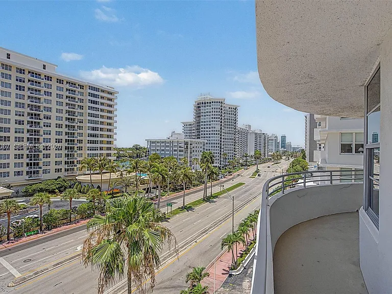 5555 Collins Ave #7B — Photo 21
