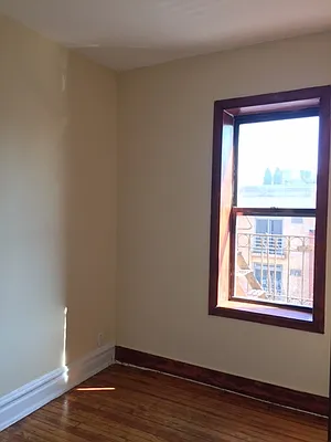 Rented by Bedford Realty USA Corp | media 6