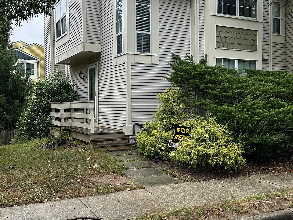 5700 Medallion Ct