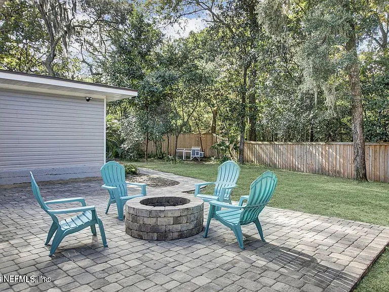 1542 Cellar Cir — Photo 27