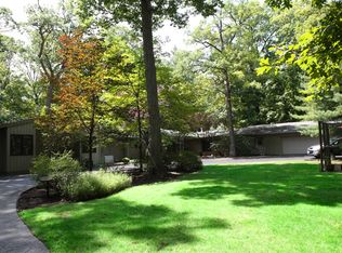 3035 Blackthorn Rd, Riverwoods, IL 60015