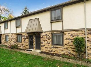 3242 Summerdale Ln, Columbus, OH 43221